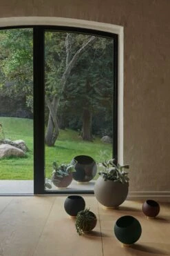 AYTM Globe Flower Pot Ø60 Cm, Black -Sagaform Shop aytm globe flower pot black 7 3