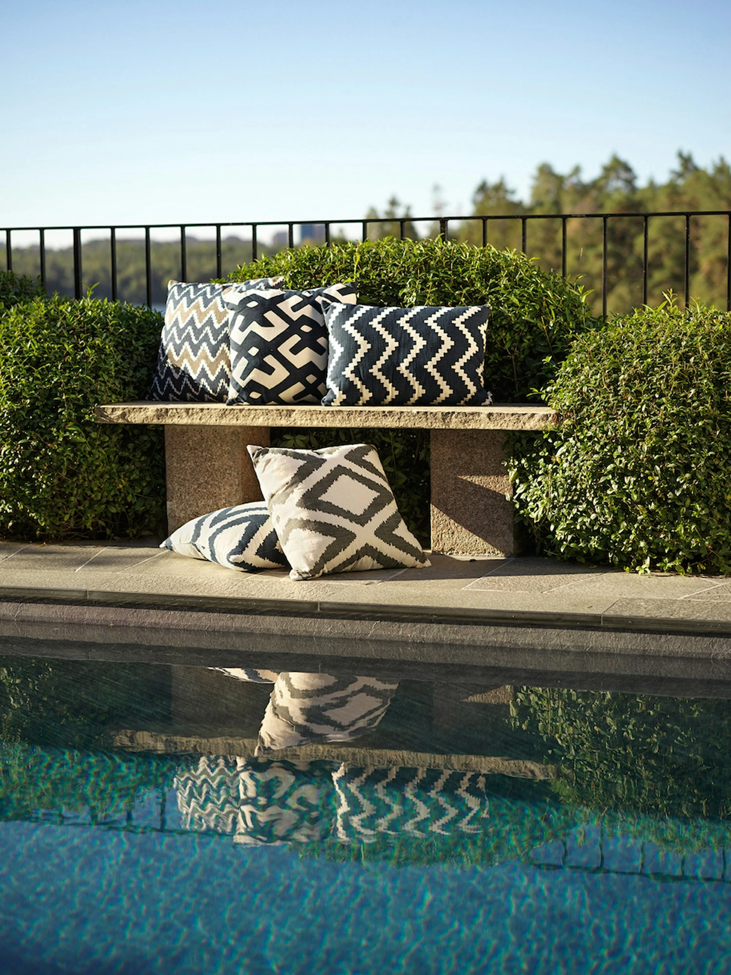 Ikat Bangalore Outdoor Cushion 50x50 Cm, Grey/Black 4 Ikat Bangalore Outdoor Cushion 50x50 Cm, Grey/Black - Image 2