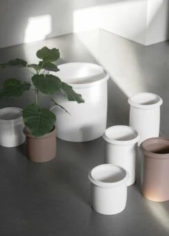 DBKD Kruset Pot Matte White, Large -Sagaform Shop dbkd kruset pot matte white 1 2