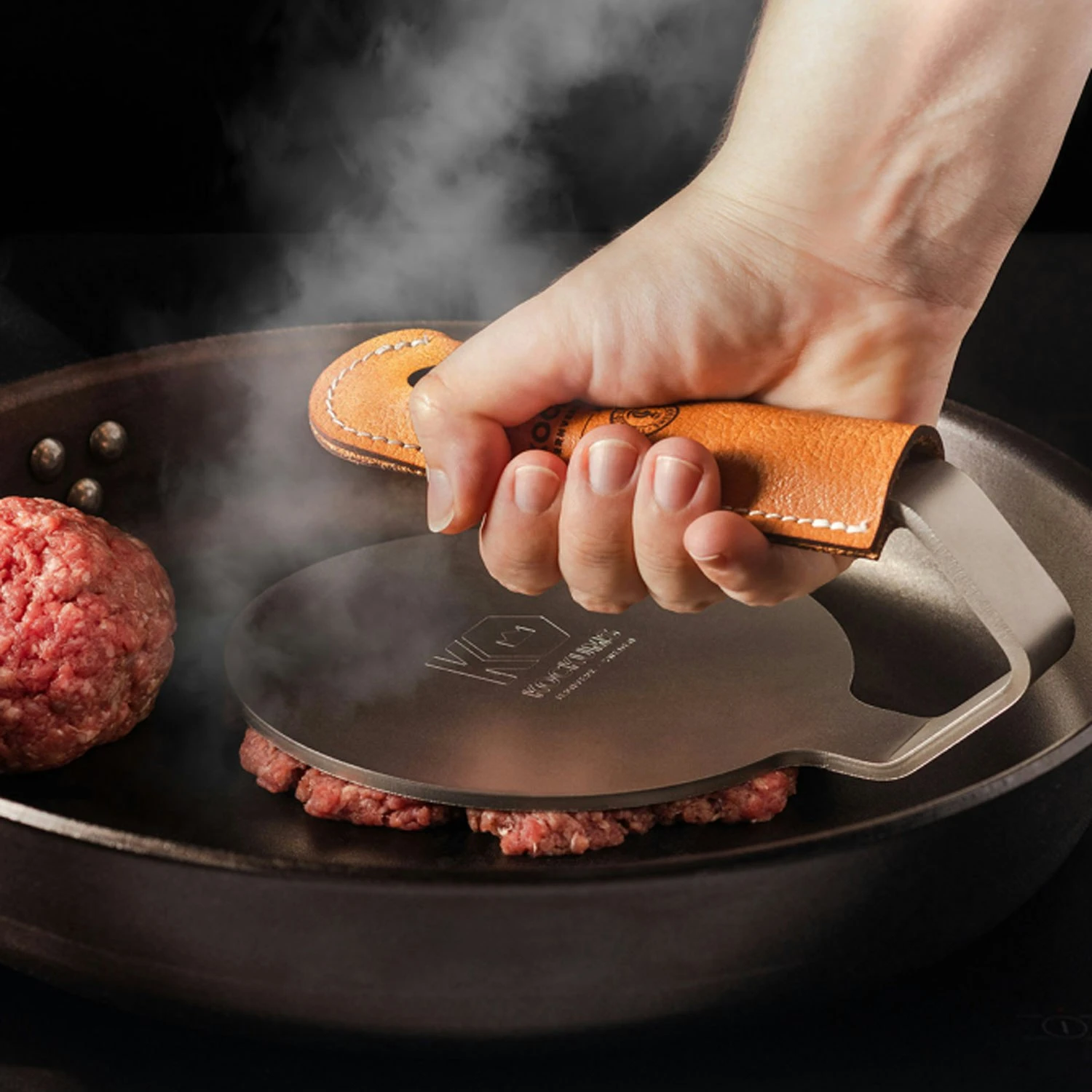 Kockums Jernverk Smasher With Handle In Tärnsjö Leather 3 Kockums Jernverk Smasher With Handle In Tärnsjö Leather - Image 2