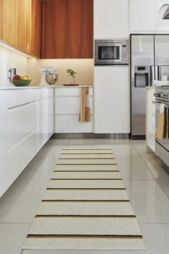 Olle Rug Ochre / Background Vanilla, 70x90 Cm -Sagaform Shop pappelina olle rug ochre background vanilla 2